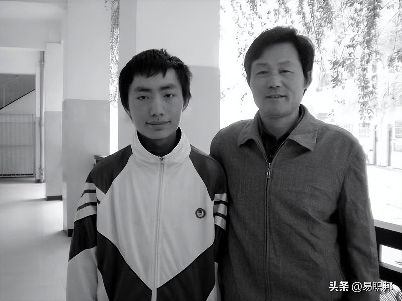 科技之光引領(lǐng)鄉(xiāng)村教育新篇章，鄉(xiāng)村男教師最新章節(jié)報道