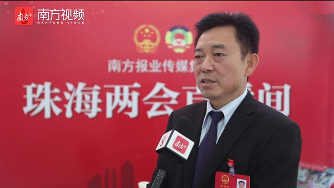 都市保鏢羅軍最新章，高科技產(chǎn)品的璀璨時(shí)代風(fēng)采